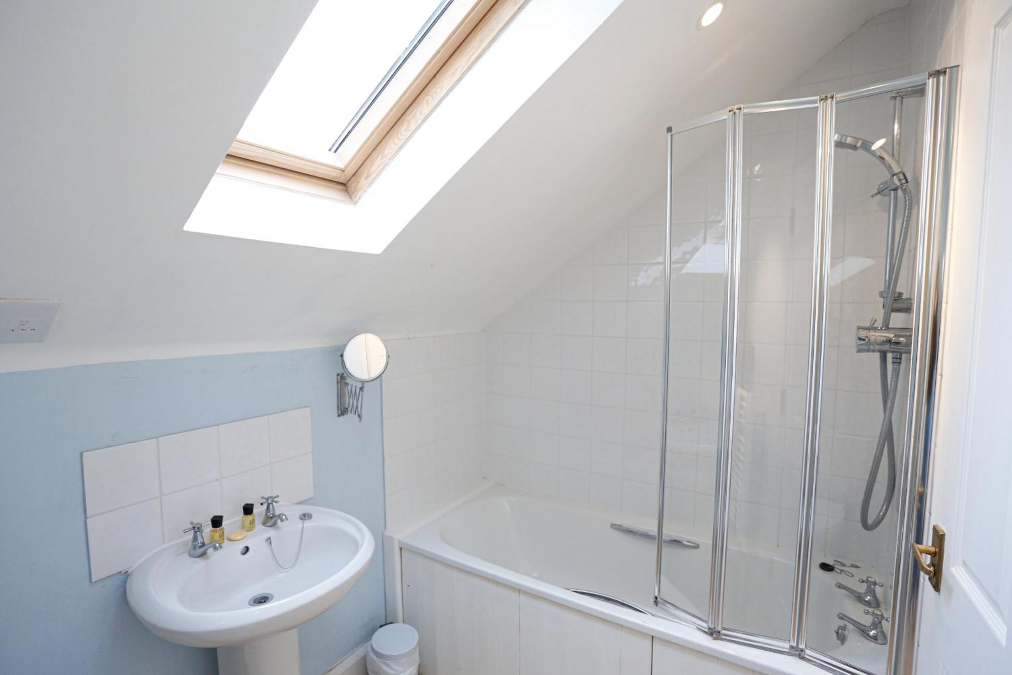 The Fishbourne Bed & Breakfast Fishbourne  Ruang foto