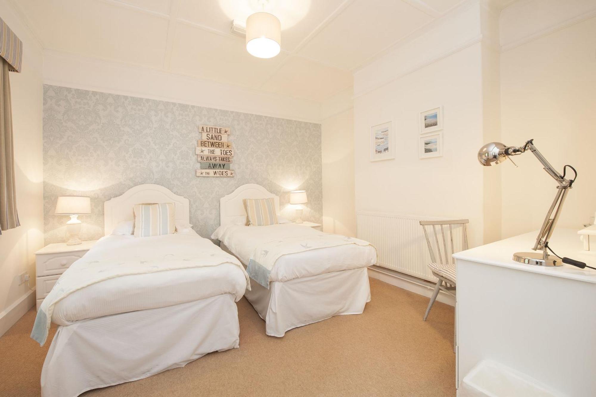 The Fishbourne Bed & Breakfast Fishbourne  Ruang foto