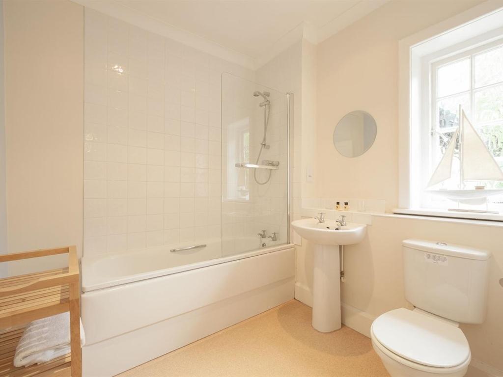 The Fishbourne Bed & Breakfast Fishbourne  Ruang foto